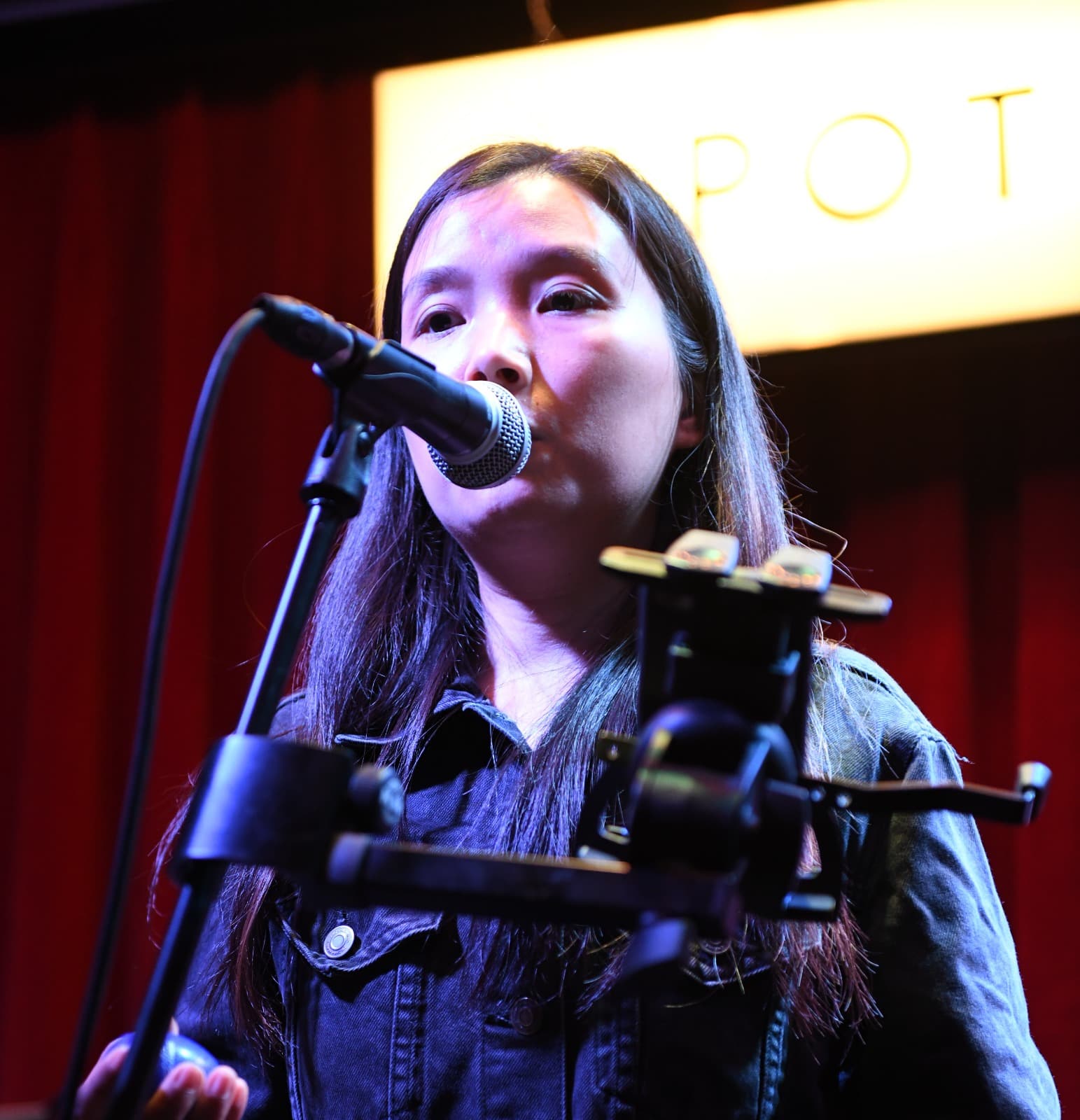 Rosemary Deosa performing